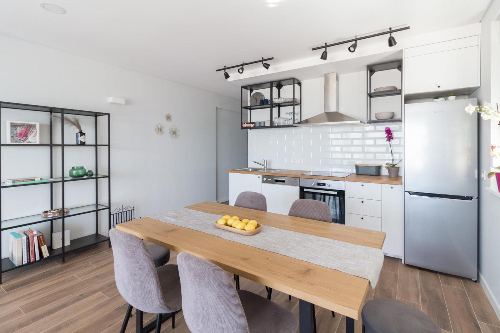 B & R Summer Breeze Apartments Nin Buitenkant foto